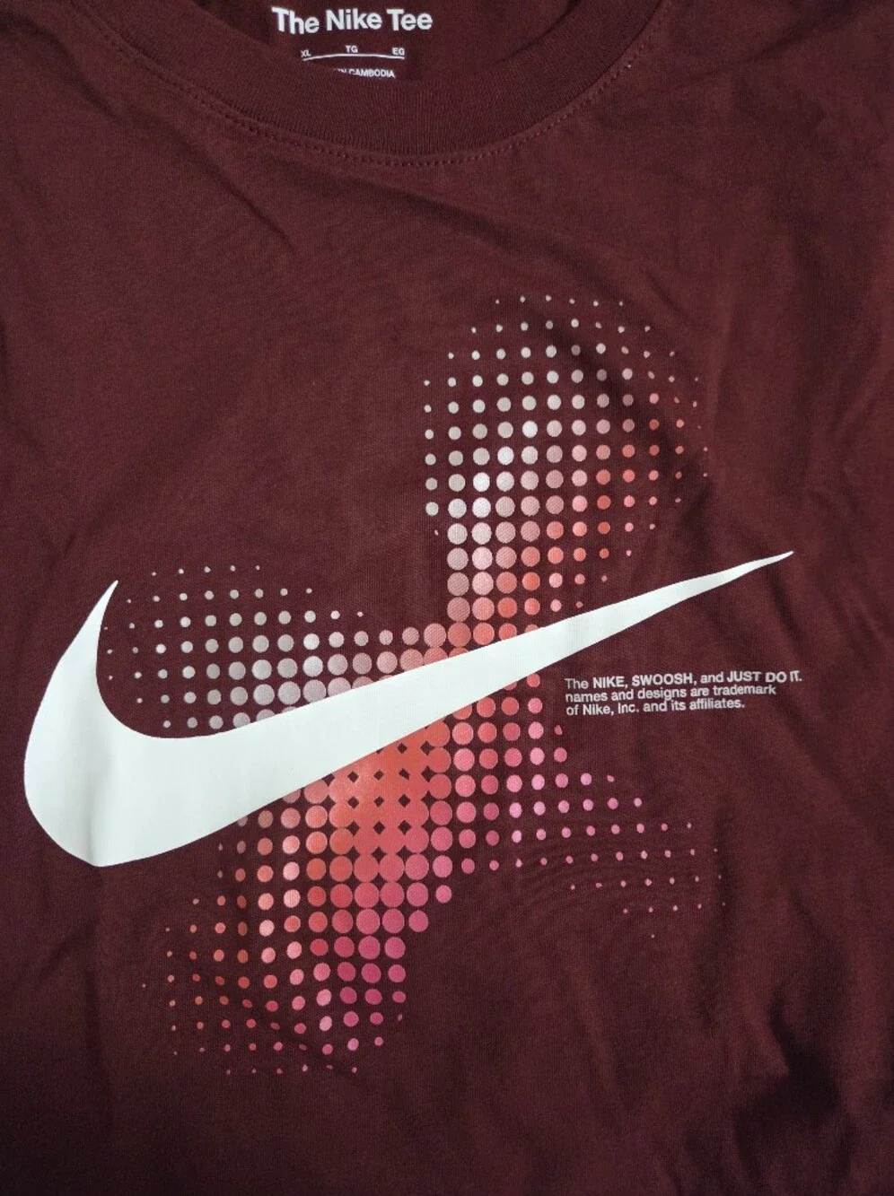 Nike Men's Maroon Graphic Swoosh Tee